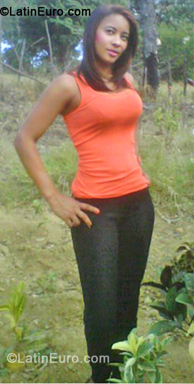 Date this charming Dominican Republic girl Carolina from Santiago DO11342