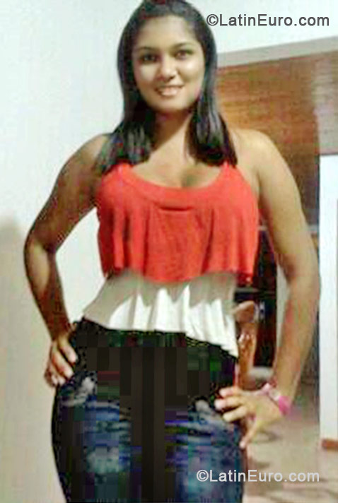 Date this nice looking Colombia girl Maria from Valledupar CO10564