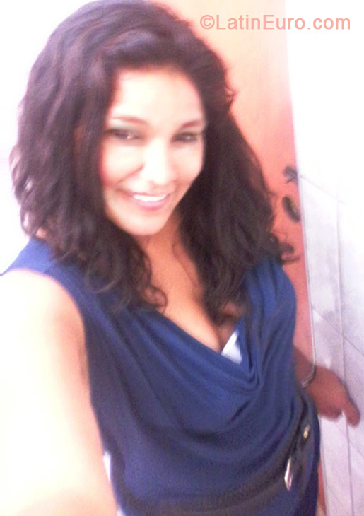 Date this sultry Peru girl Denisse from Lima PE545
