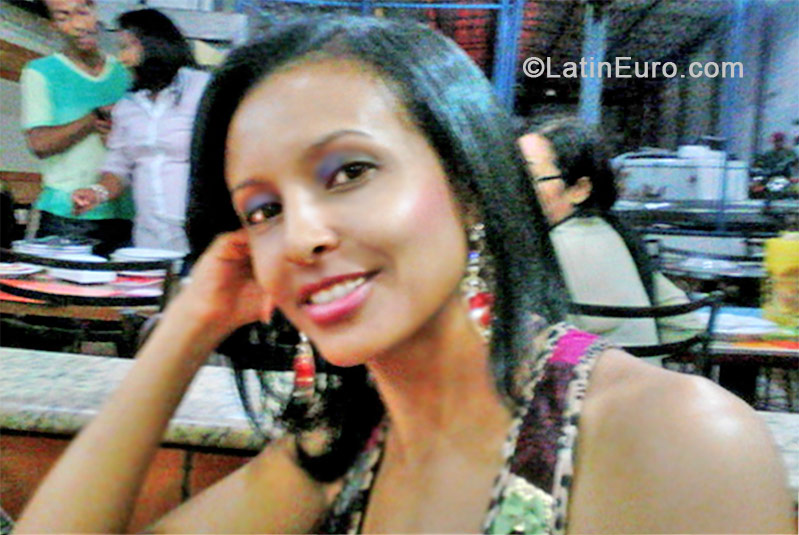 Date this voluptuous Brazil girl Darke Cristina from Goiania BR6730