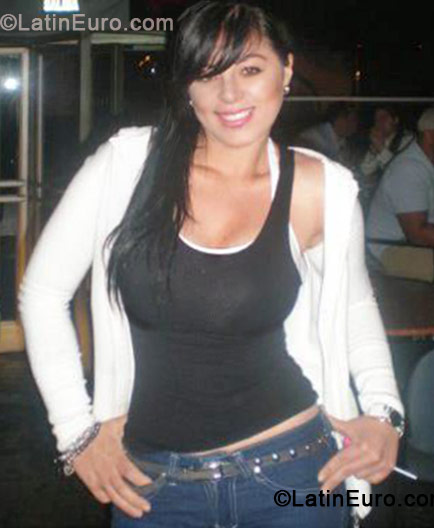 Date this sultry Colombia girl Tatiu from Villavicencio CO10589