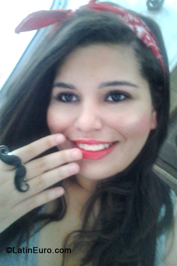Date this nice looking Brazil girl Najla from Praia Grande BR6746