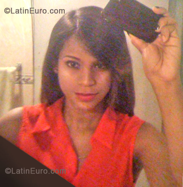 Date this foxy Dominican Republic girl Sara rosario from Mao Valverde DO11392