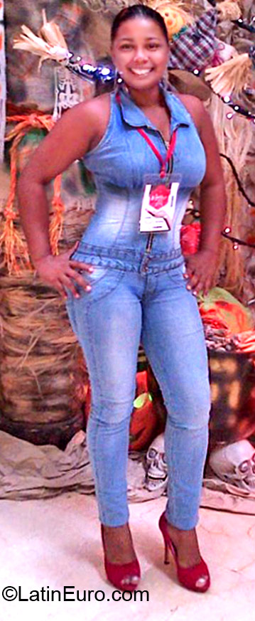 Date this funny Colombia girl Ana Milena from Cartagena CO10608