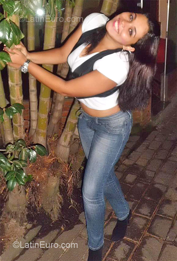 Date this sensual Brazil girl Kamyla from Sao Paulo BR6771