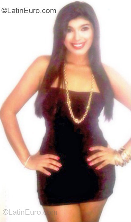 Date this passionate Colombia girl Laura from Barranquilla CO10643