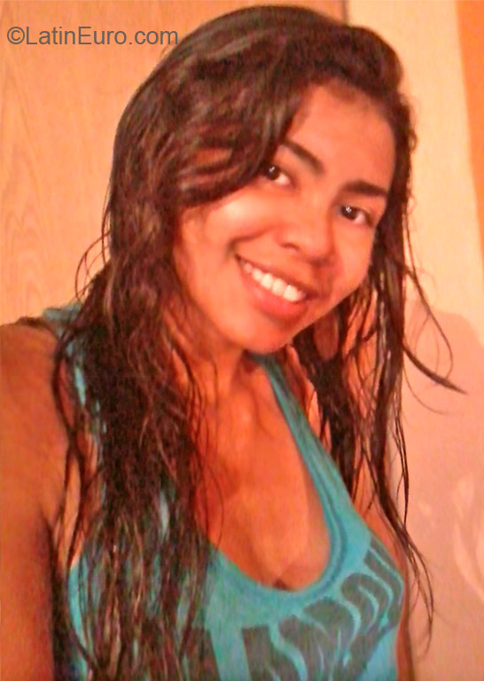 Date this young Colombia girl Samantha from Barranquilla CO10660