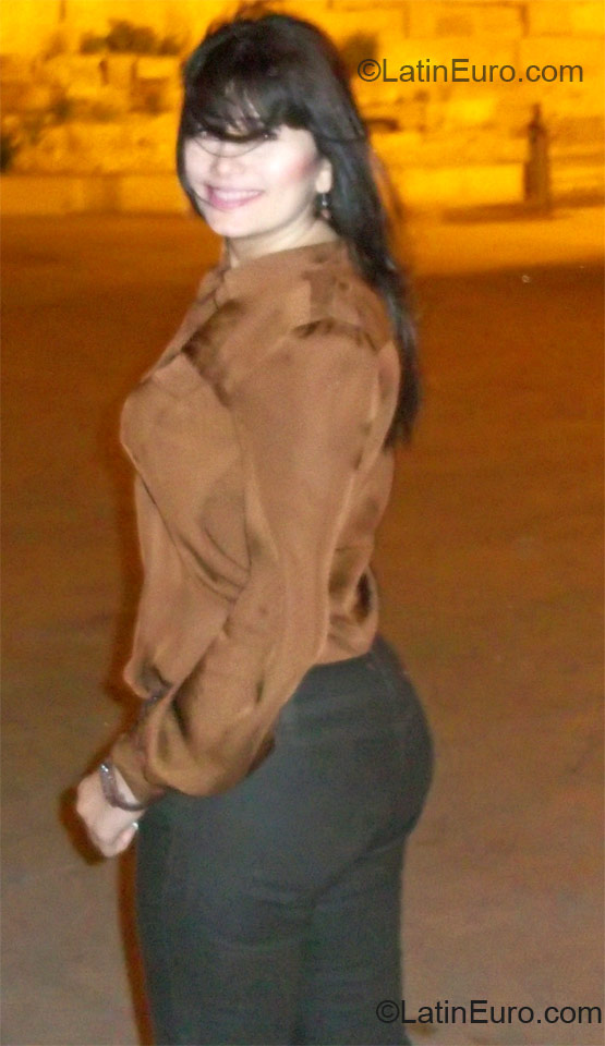 Date this young Colombia girl Patricia from Cartagena CO10723