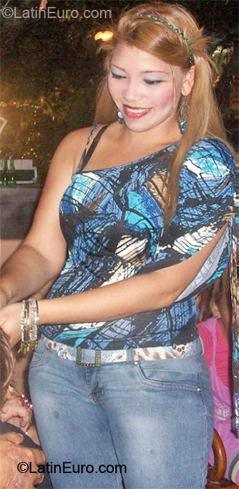 Date this attractive Colombia girl Cecilia from Cartagena CO10667