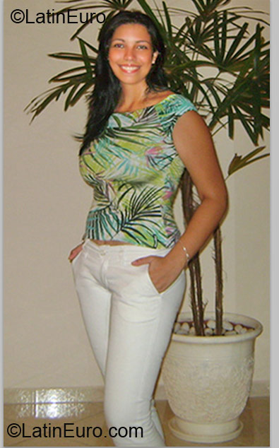 Date this hard body Brazil girl Poliana from Sao Paulo BR6797