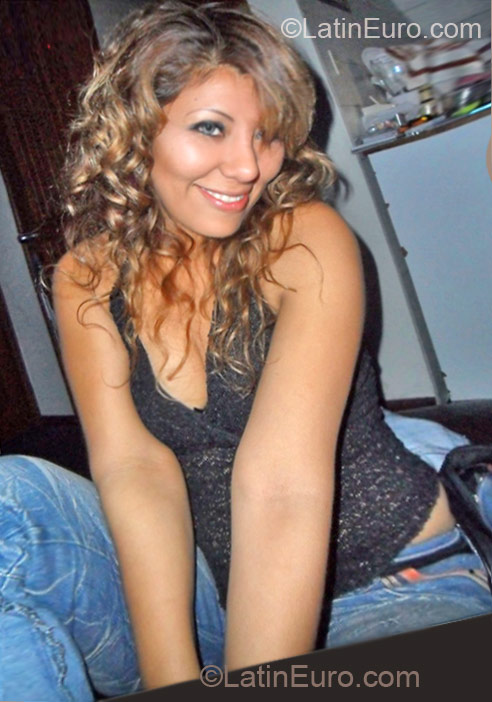 Date this stunning Peru girl Kat from Lima PE652