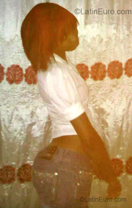 Date this exotic Dominican Republic girl Grissel from Santo Domingo DO11485