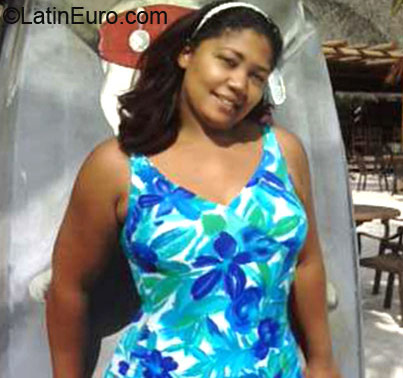 Date this charming Dominican Republic girl Yaneris from Spaillat DO11495