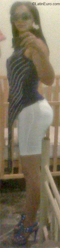 Date this delightful Colombia girl Marys from Santo Domingo CO10682