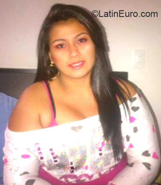 Date this sultry Colombia girl Mariana from Cali CO10692