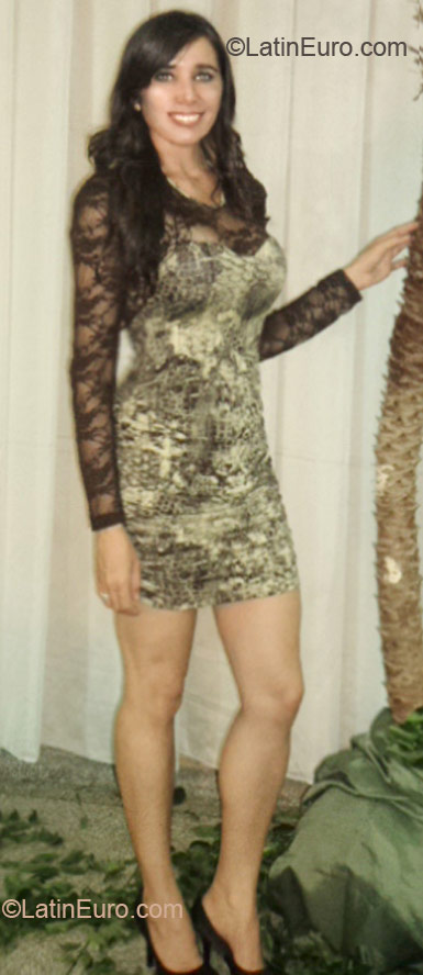 Date this sultry Brazil girl Fabrizia from Cuiaba BR6811