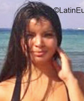 Date this young Colombia girl Yamerly from Cali CO10730