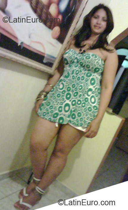 Date this exotic Dominican Republic girl Liliam Moreta from Santo Domingo DO11593