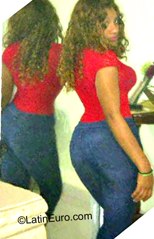 Date this hard body Dominican Republic girl Teredoll from Santo Domingo DO11632