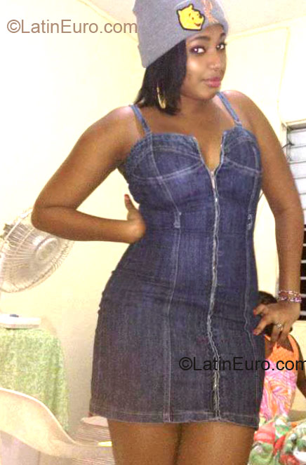 Date this lovely Dominican Republic girl Diresi from La Romana DO11646