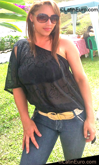 Date this sultry Colombia girl Ana Maria from Manizales CO10773