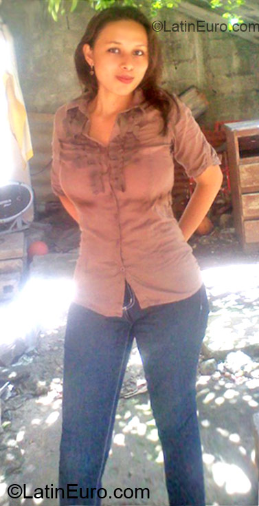 Date this cute Honduras girl Maryury rogers from La Ceiba HN688