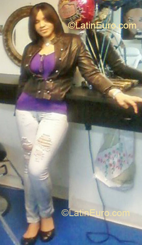 Date this hard body United States girl Amelia from Bronx US13324