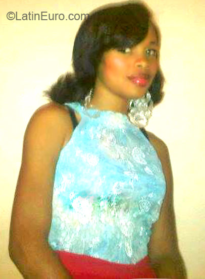 Date this hard body Dominican Republic girl Glenny from Santo Domingo DO11724