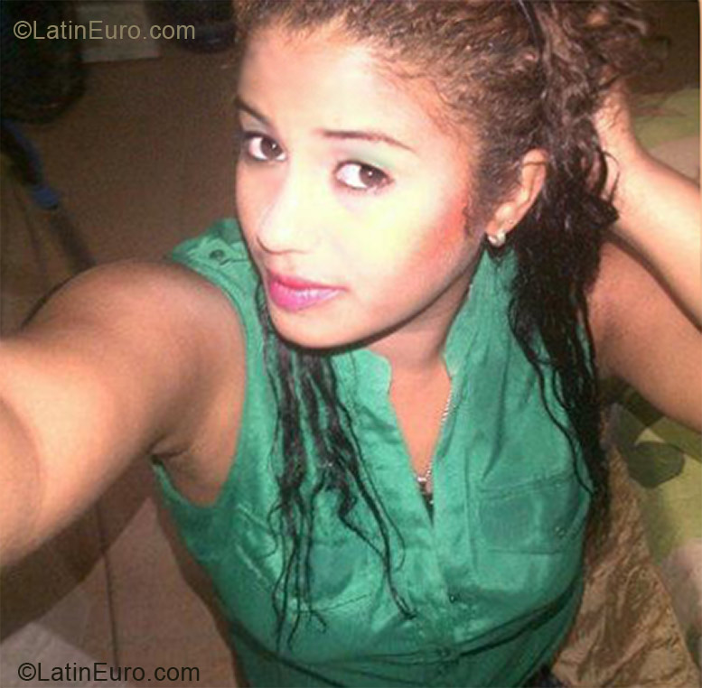 Date this stunning Dominican Republic girl Sandra from Santo Dominigo DO11764