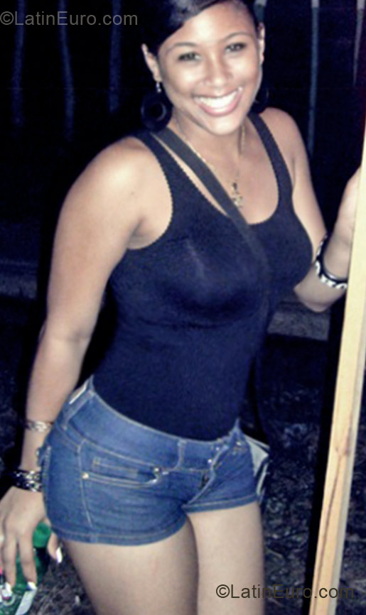 Date this lovely Dominican Republic girl Isabela from Santo Domingo DO11766