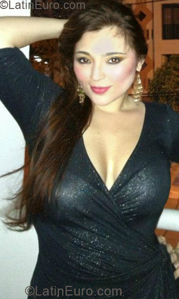 Date this stunning Colombia girl Elizabeth from Santa Marta CO10827