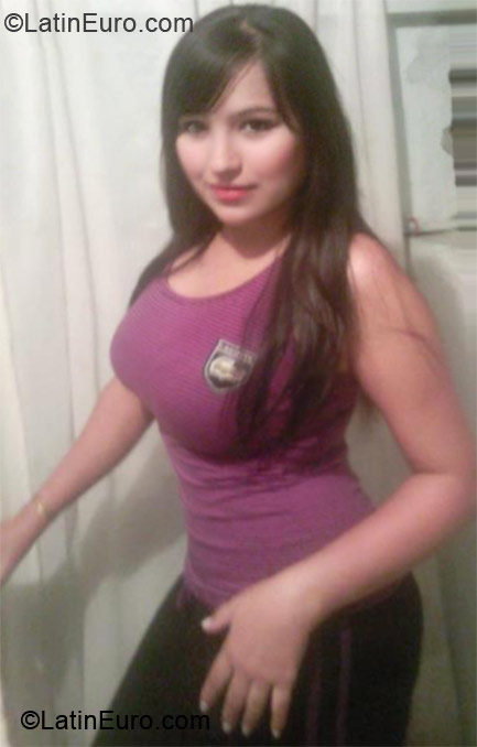 Date this attractive Colombia girl Alejitamateus from Cali CO10835