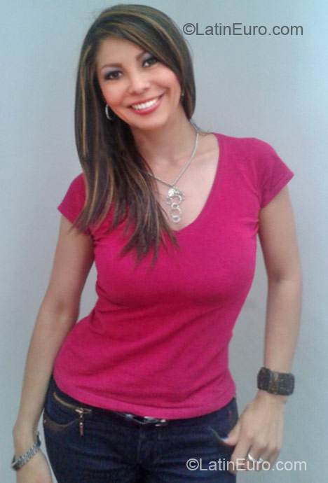 Date this tall Colombia girl AURA from Bogota CO10851