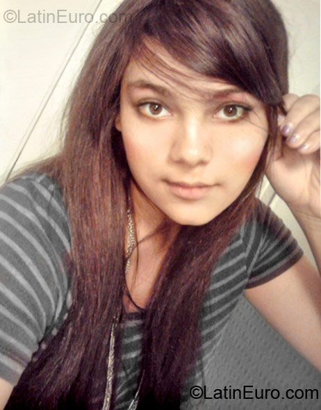 Date this delightful Colombia girl AngelaV3 from Barranquilla CO10853