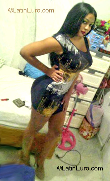 Date this foxy Dominican Republic girl ROSALIA from Hato Mayor Del Rey DO11870