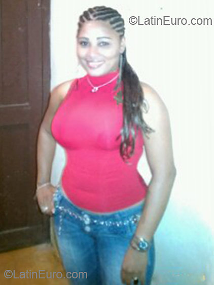 Date this attractive Dominican Republic girl Rosa from Nagua DO11874