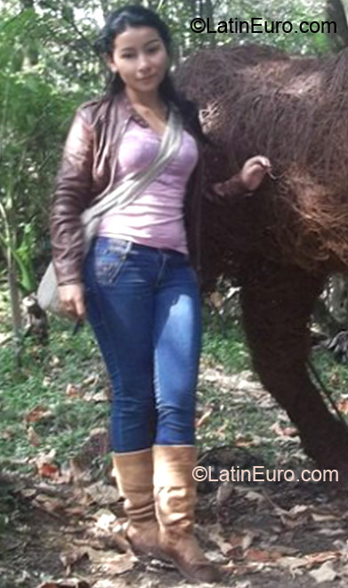 Date this tall Colombia girl Isabell from Bogota CO10877