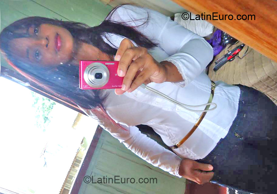 Date this fun Brazil girl Dayane from Colorado Do Oeste BR6953