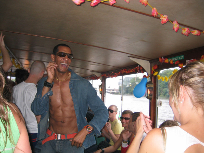 Date this fun United States man Quemega from London GB674
