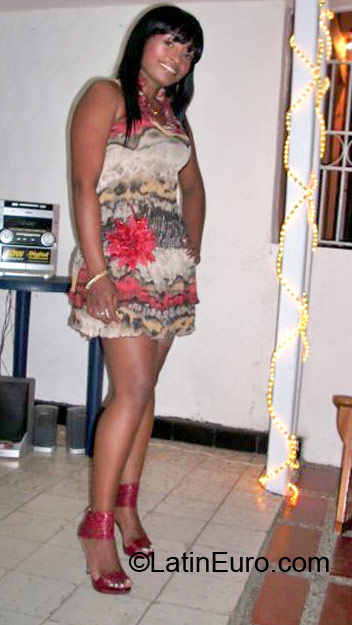 Date this hot Colombia girl Dilma from Cartagena CO10903