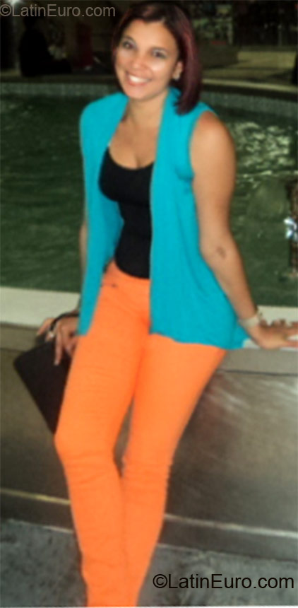 Date this delightful Dominican Republic girl Bella Caroline from Santiago DO11934