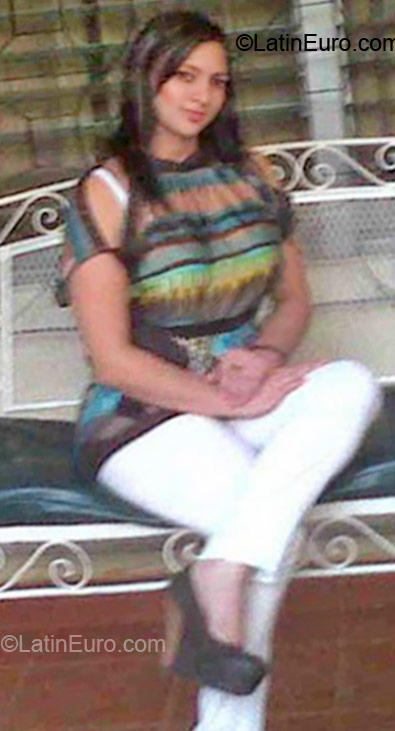 Date this sultry Honduras girl Mersy from San Pedro Sula HN701