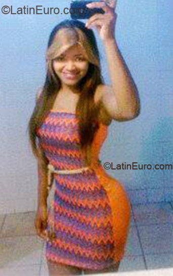 Date this beautiful Dominican Republic girl Karol from Santo Domingo DO11998