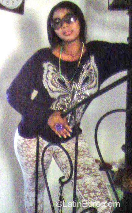 Date this funny Jamaica girl Kadean from Kingston GB683