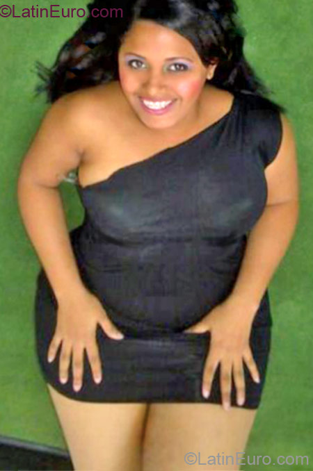 Date this passionate Dominican Republic girl Daysha from Santo Domingo DO12000