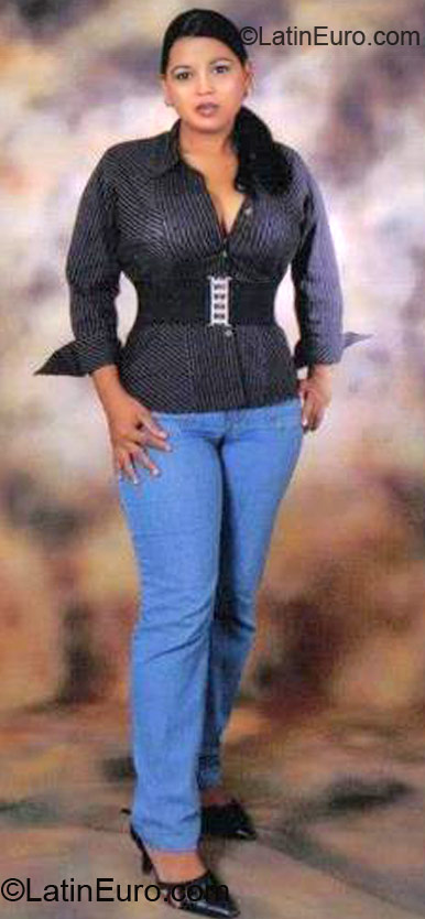 Date this cute Colombia girl Maria Isabel from Barranquilla CO11158