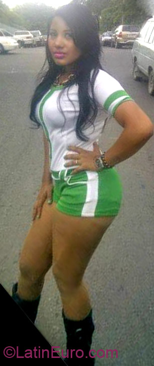 Date this good-looking Dominican Republic girl Deboralatina from Santo Domingo DO12014