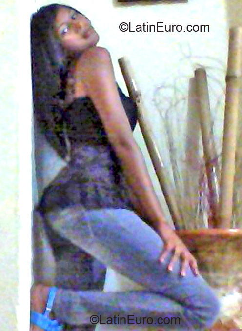 Date this pretty Dominican Republic girl Andrea from La Romana DO12099