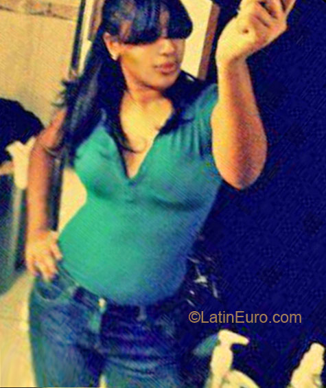 Date this voluptuous Dominican Republic girl Jessica from Santo Domingo DO12140