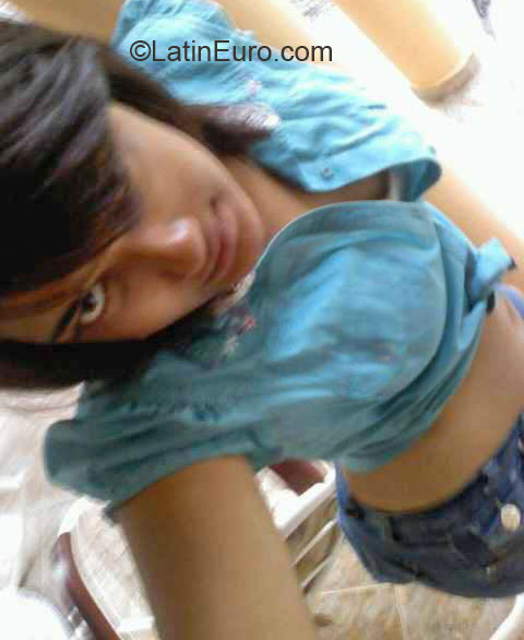 Date this sultry Dominican Republic girl Lissette from Santo Domingo DO22325